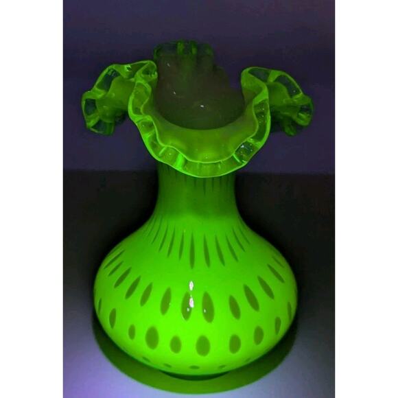 Vintage Fenton Bubble Optic Ruffled Vase Green Apple Overlay Glows Excellent